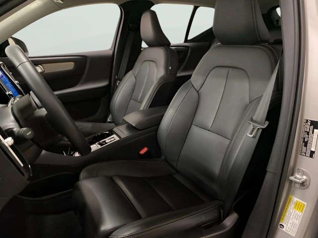 Used 2025 Volvo XC40 B5 Plus image 62