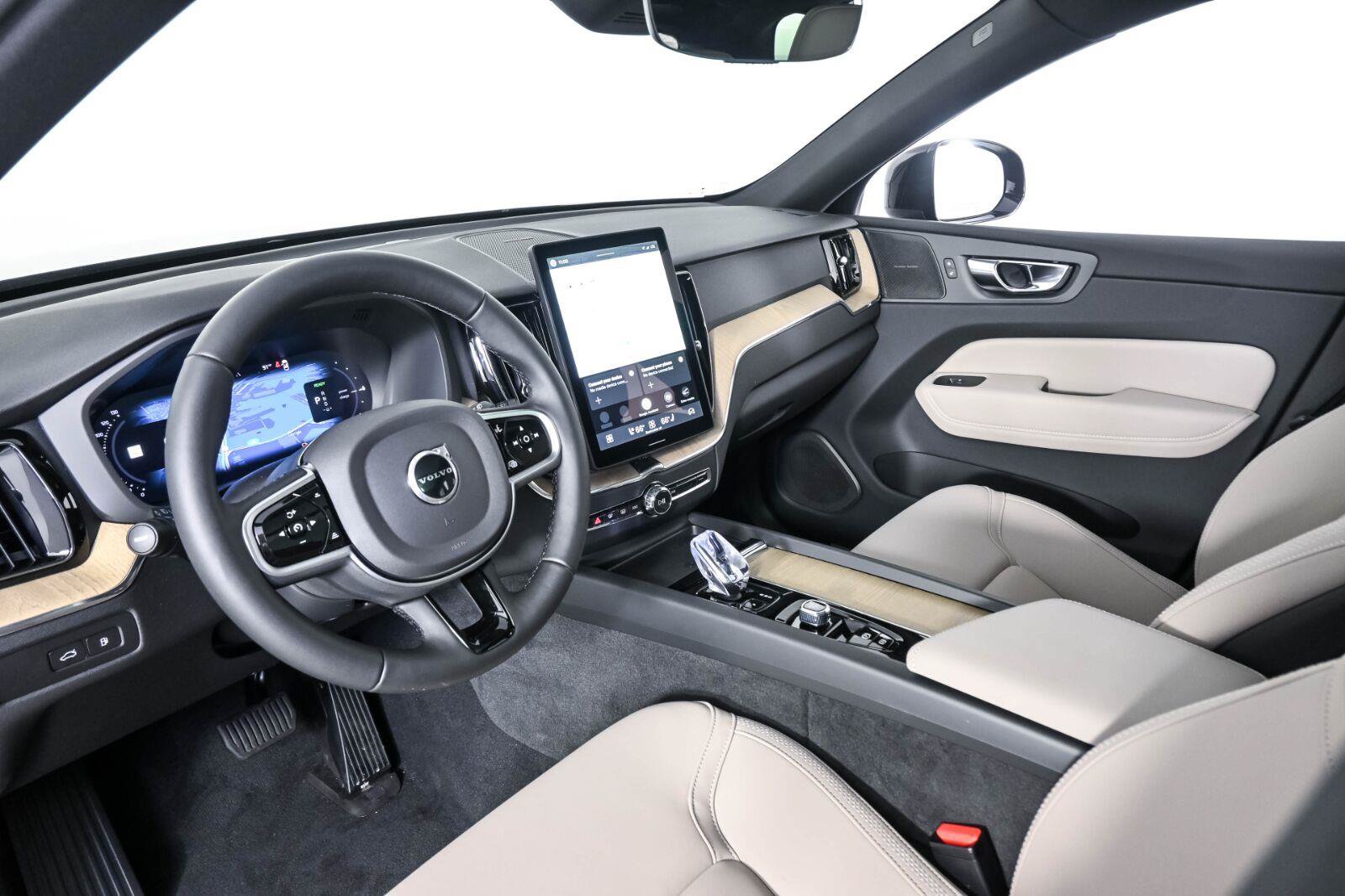 New 2026 Volvo XC60 T8 Plus w/ Protection Package Premier AWD/4WD image 4