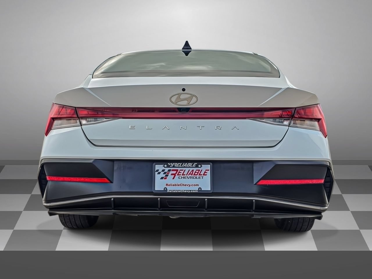 Used 2025 Hyundai Elantra SEL FWD image 5