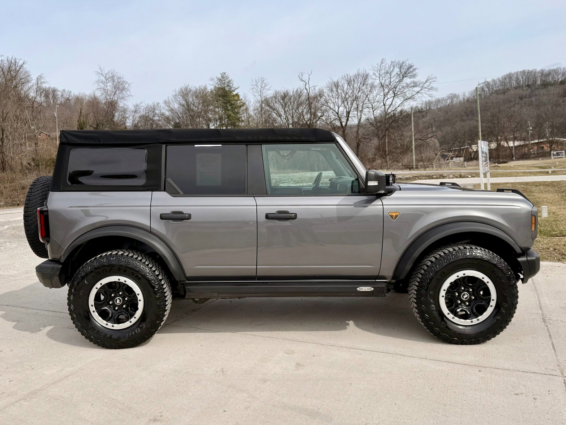 Used 2022 Ford Bronco Badlands image 7