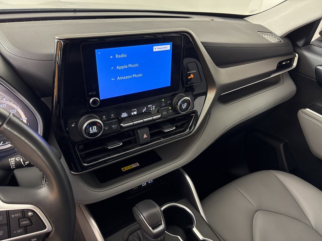 Used 2023 Toyota Highlander XLE image 24