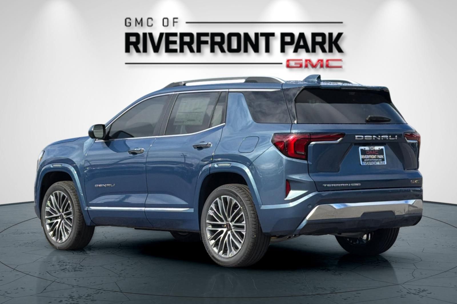 New 2026 GMC Terrain Denali w/ LPO, Floor Liner Package AWD/4WD image 5