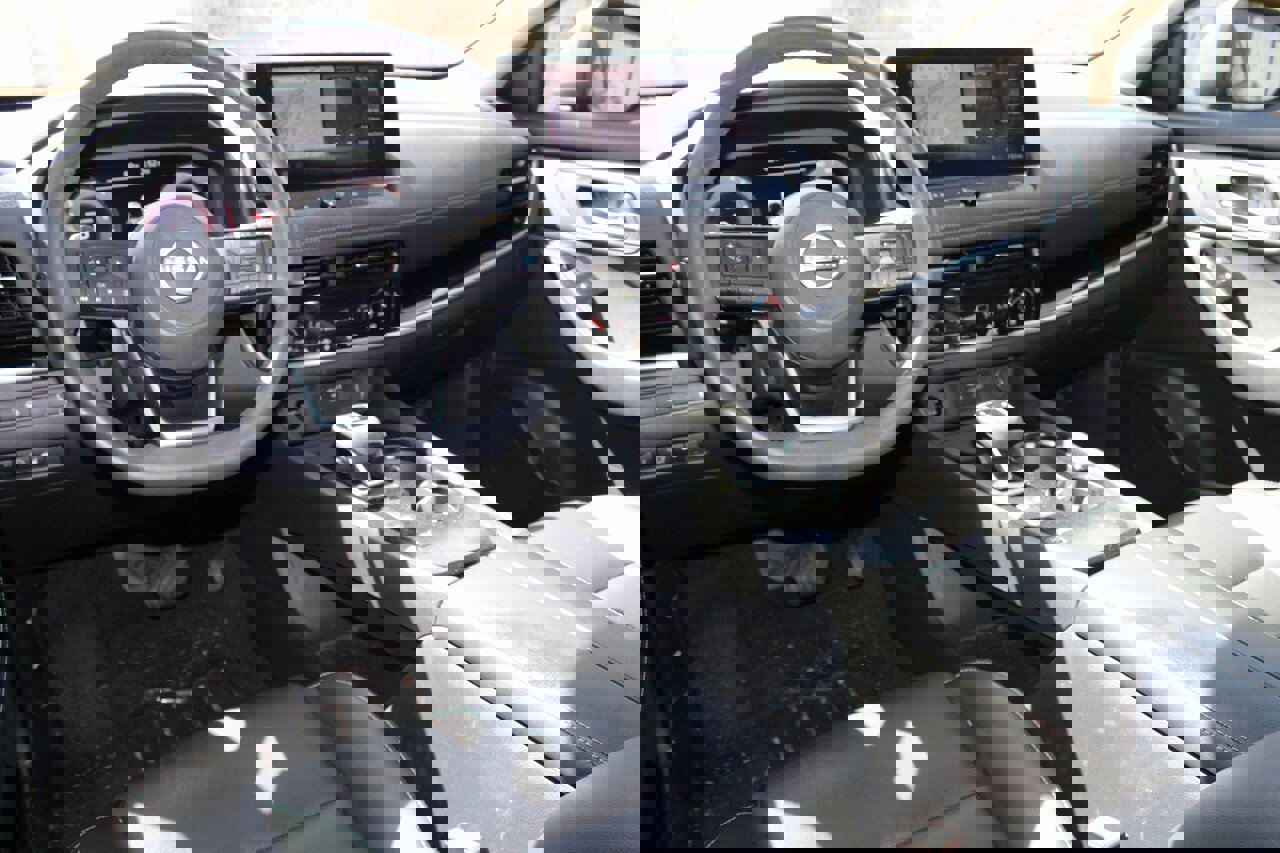 Used 2024 Nissan Rogue SL image 4