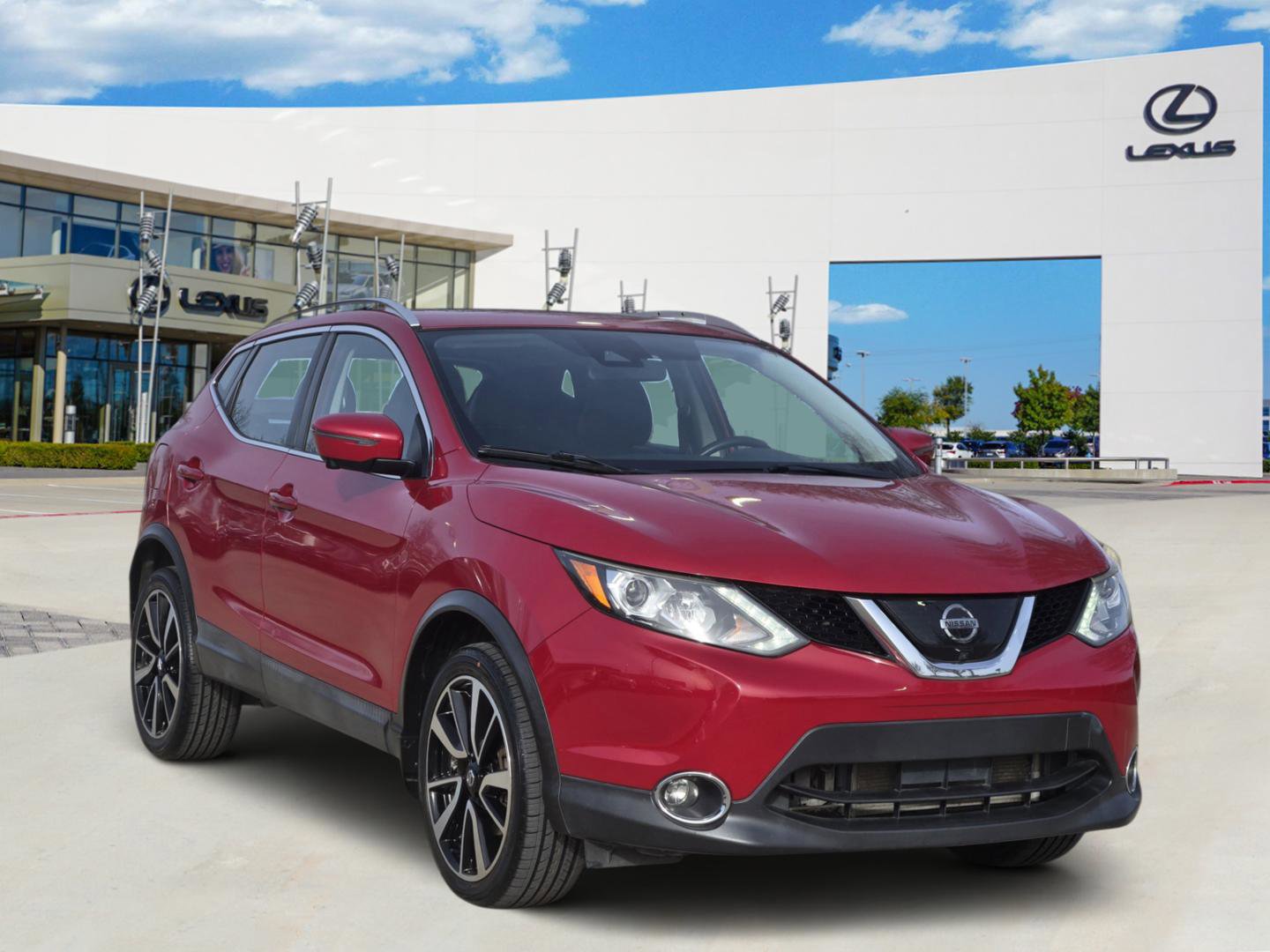 Used 2018 Nissan Rogue Sport SL w/ SL Premium Package image 2