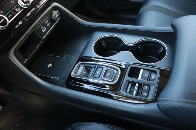 Certified 2024 Honda Pilot Touring image 14