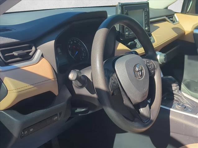 Used 2022 Toyota RAV4 XLE w/ Convenience Package image 9