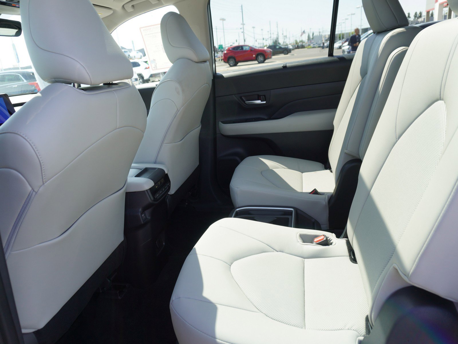 Used 2025 Toyota Grand Highlander FWD image 15