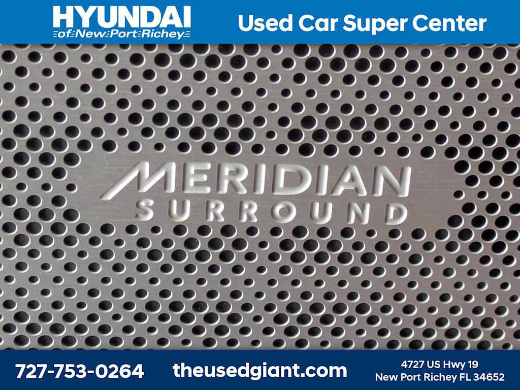 Used 2020 Land Rover Range Rover Velar R-Dynamic S image 36