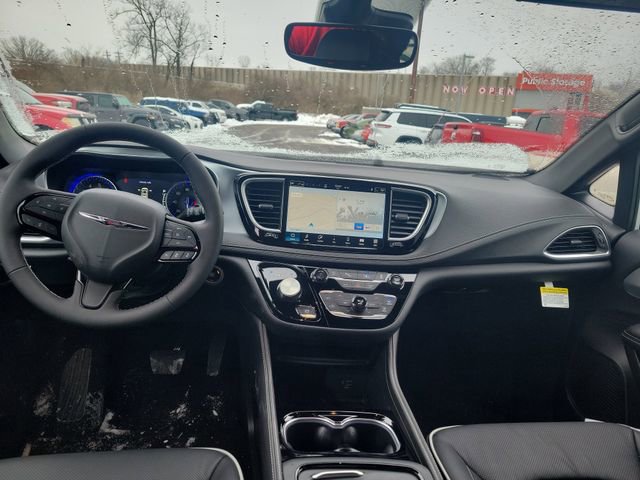 New 2026 Chrysler Pacifica Limited image 5