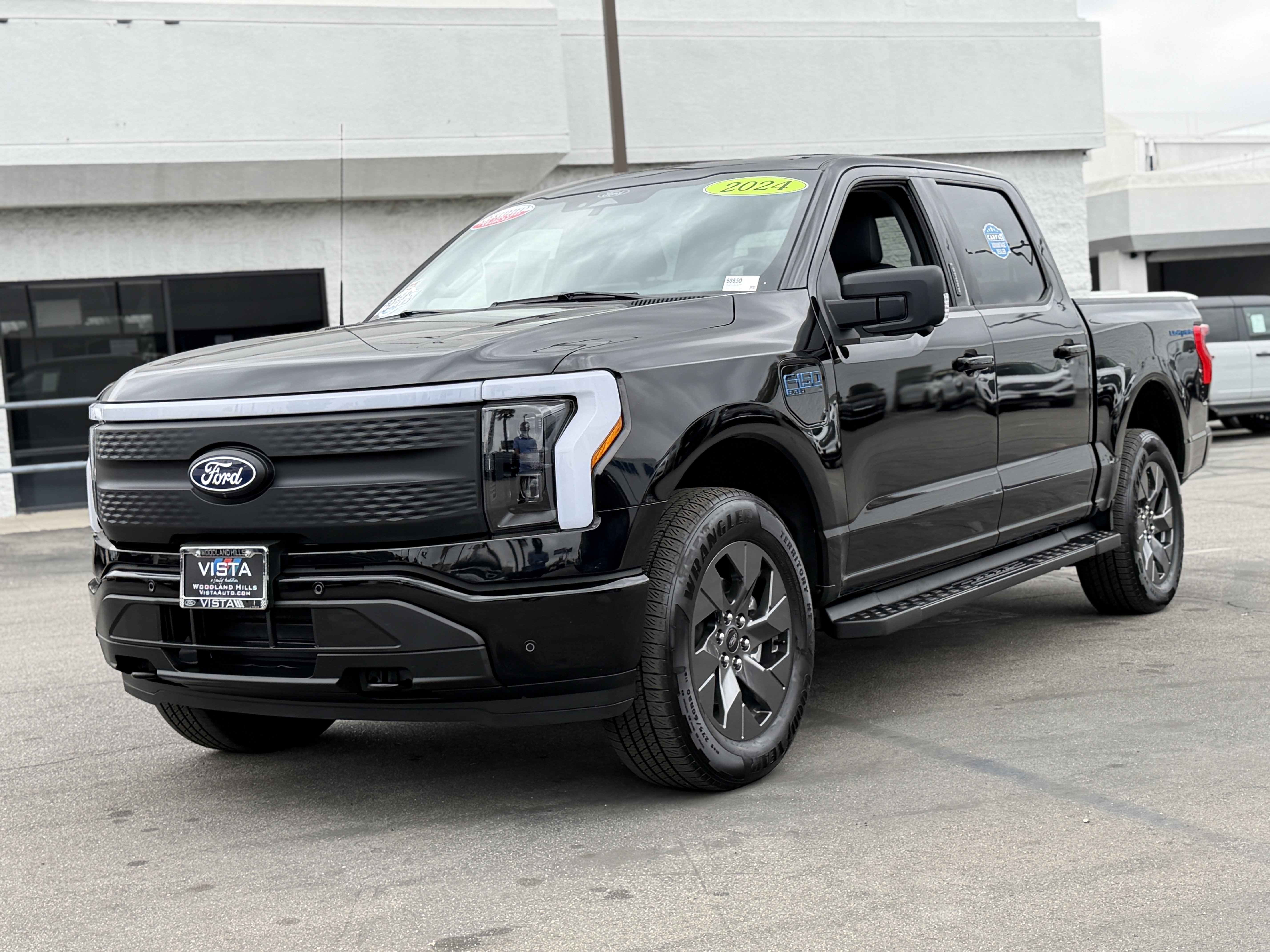 Certified 2024 Ford F150 Lightning Flash AWD/4WD image 3