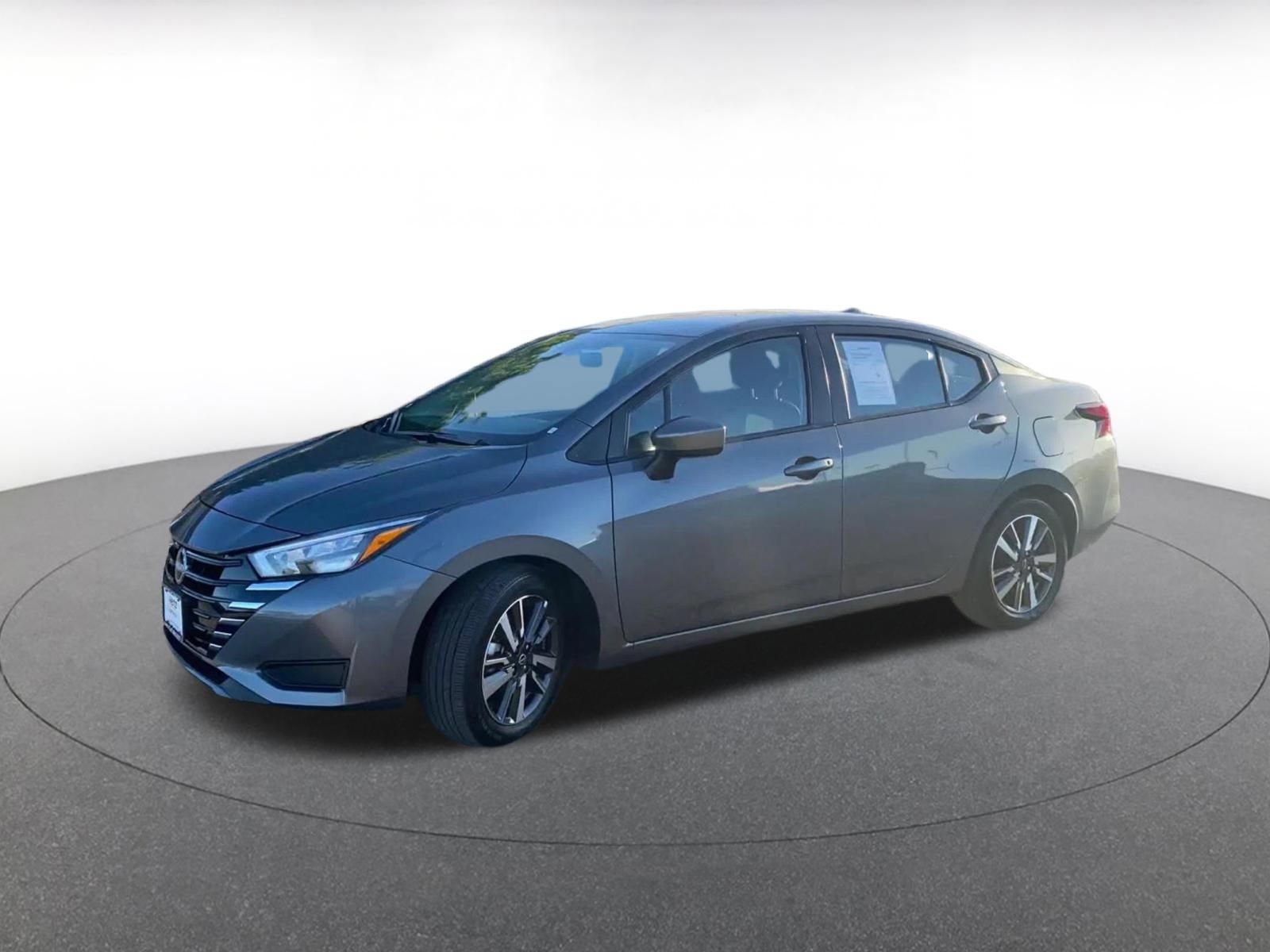 Used 2025 Nissan Versa SV FWD image 9