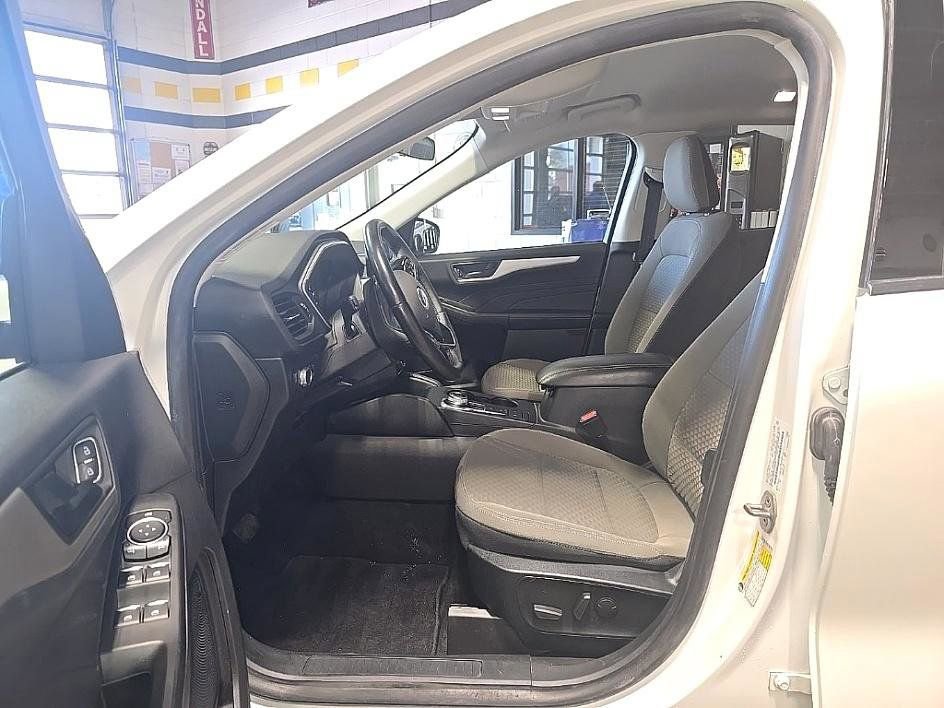 Used 2022 Ford Escape SE w/ Convenience Package image 10