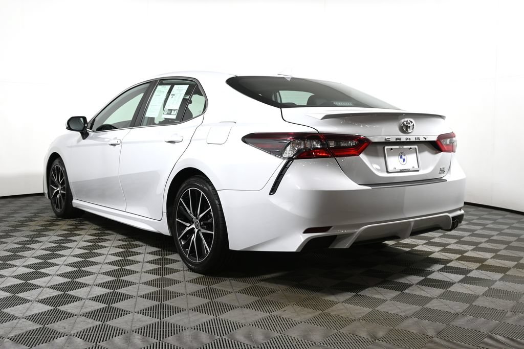 Used 2024 Toyota Camry SE w/ Cold Weather Package AWD/4WD image 5