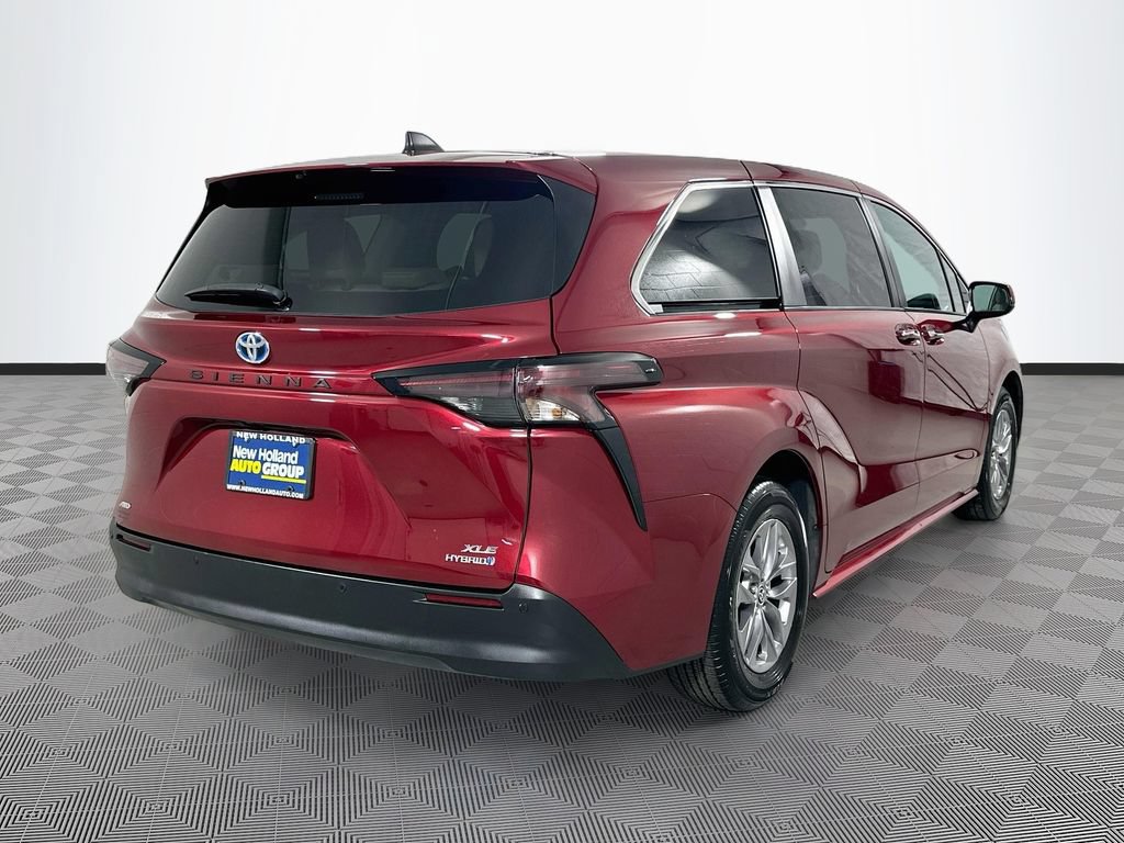 Used 2023 Toyota Sienna XLE AWD/4WD image 7