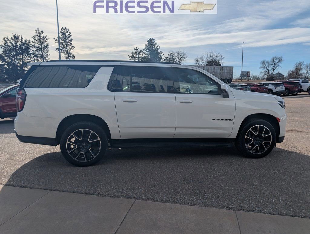 Used 2022 Chevrolet Suburban RST w/ Luxury Package AWD/4WD image 5