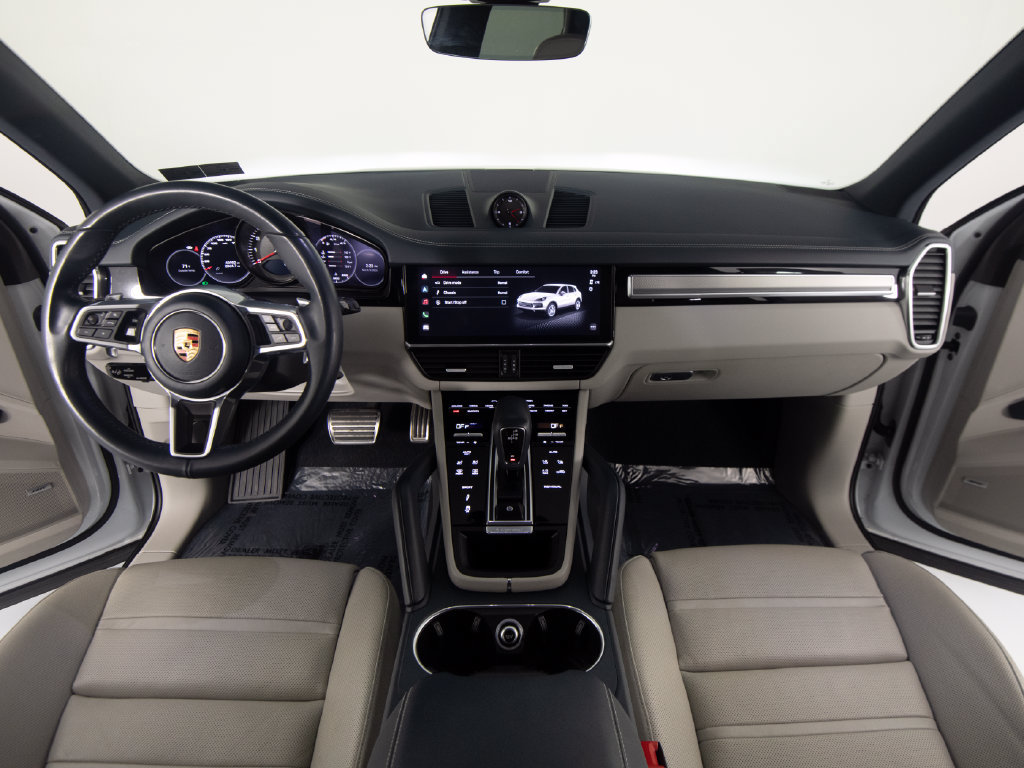 Certified 2023 Porsche Cayenne S Platinum AWD/4WD image 33