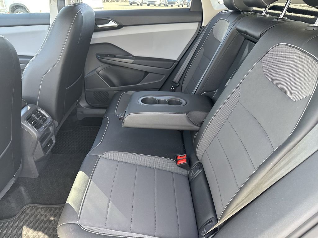 Used 2022 Volkswagen Taos SE image 27