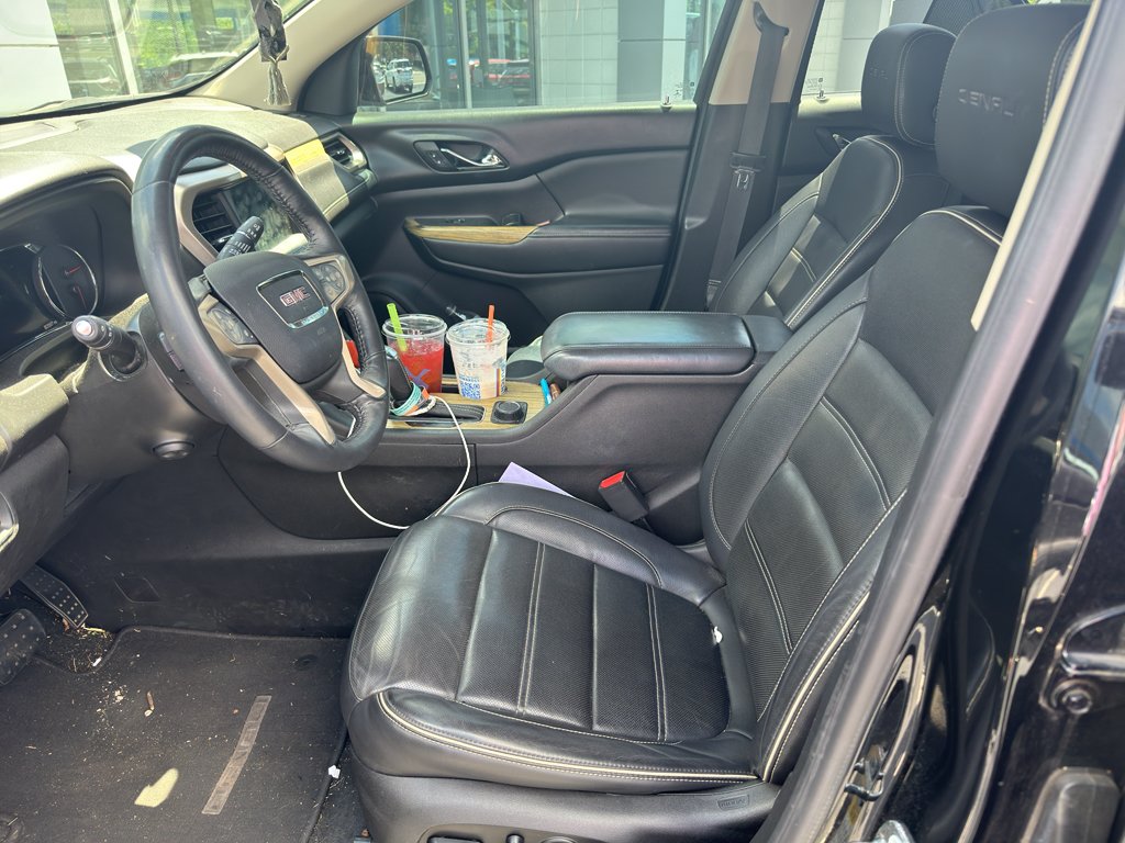 Used 2018 GMC Acadia Denali w/ Technology Package FWD image 7