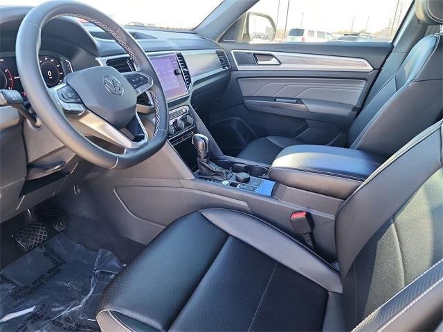 Used 2023 Volkswagen Atlas Cross Sport SE image 13