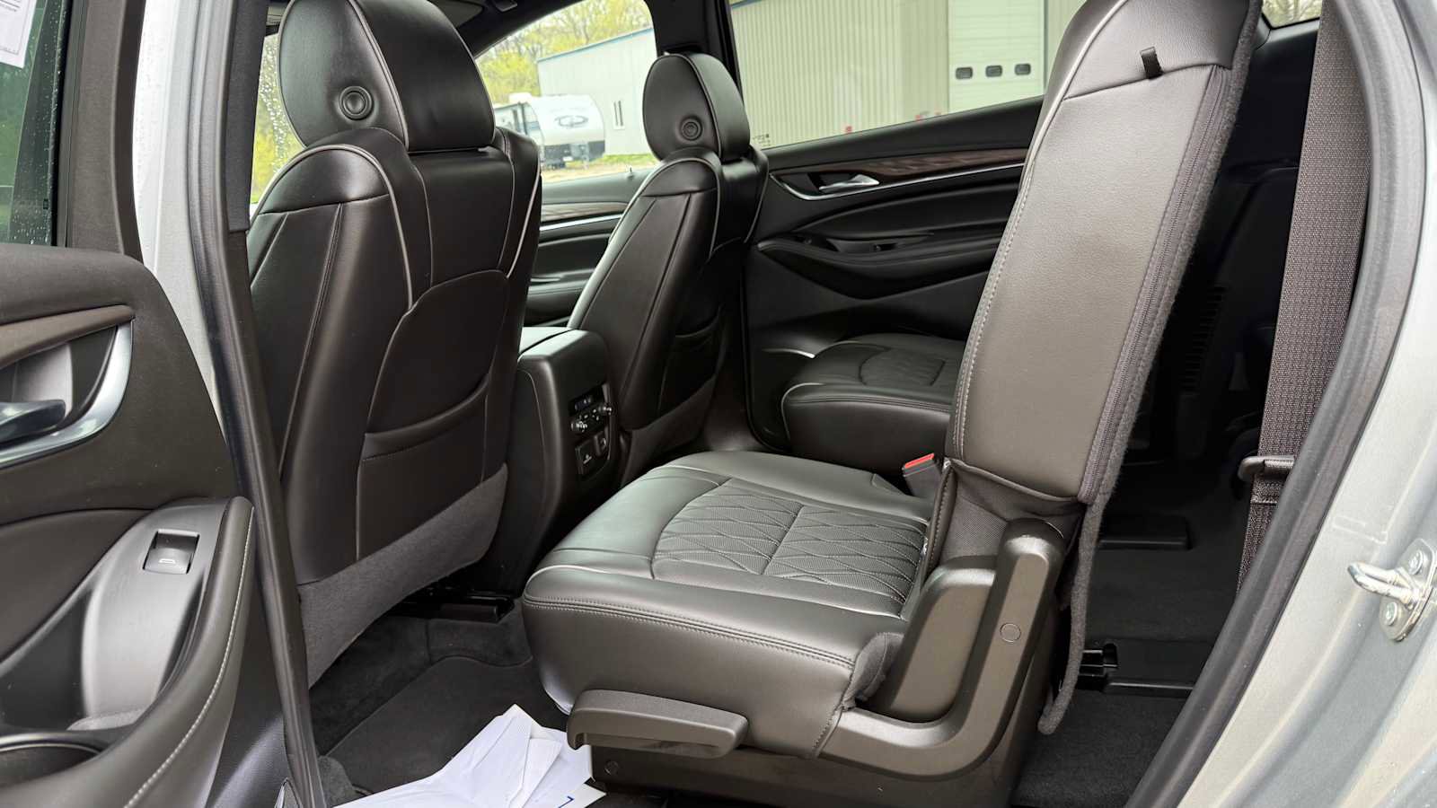 Used 2024 Buick Enclave Avenir w/ Avenir Technology Package AWD/4WD image 8
