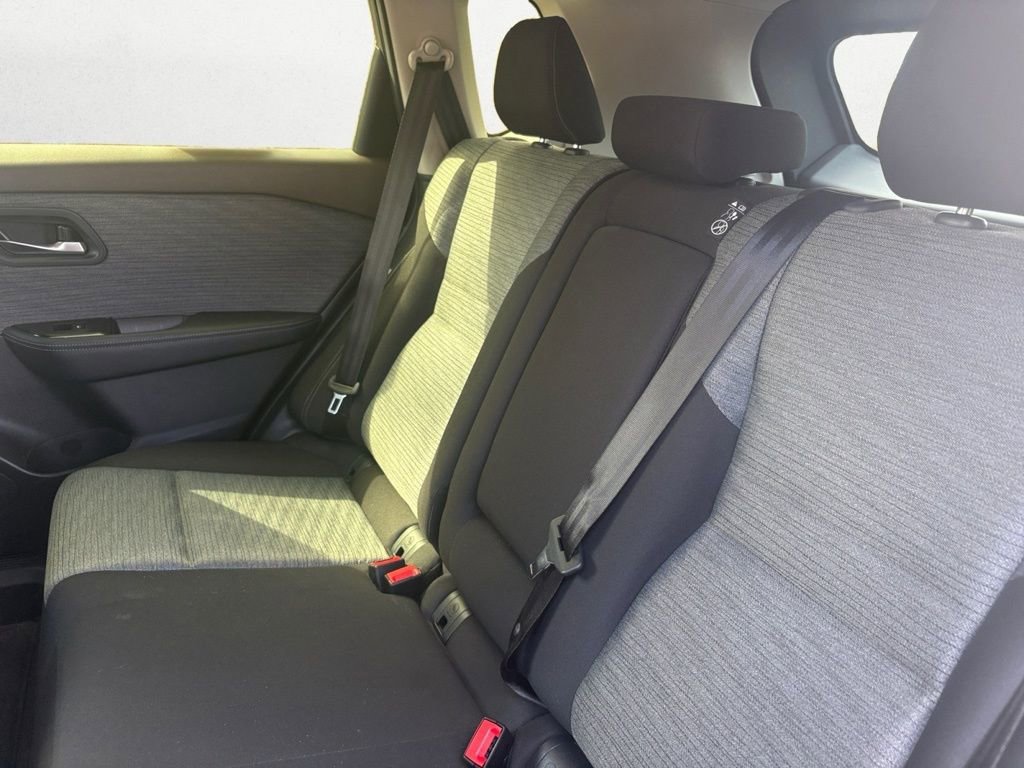 Used 2023 Nissan Rogue SV image 10