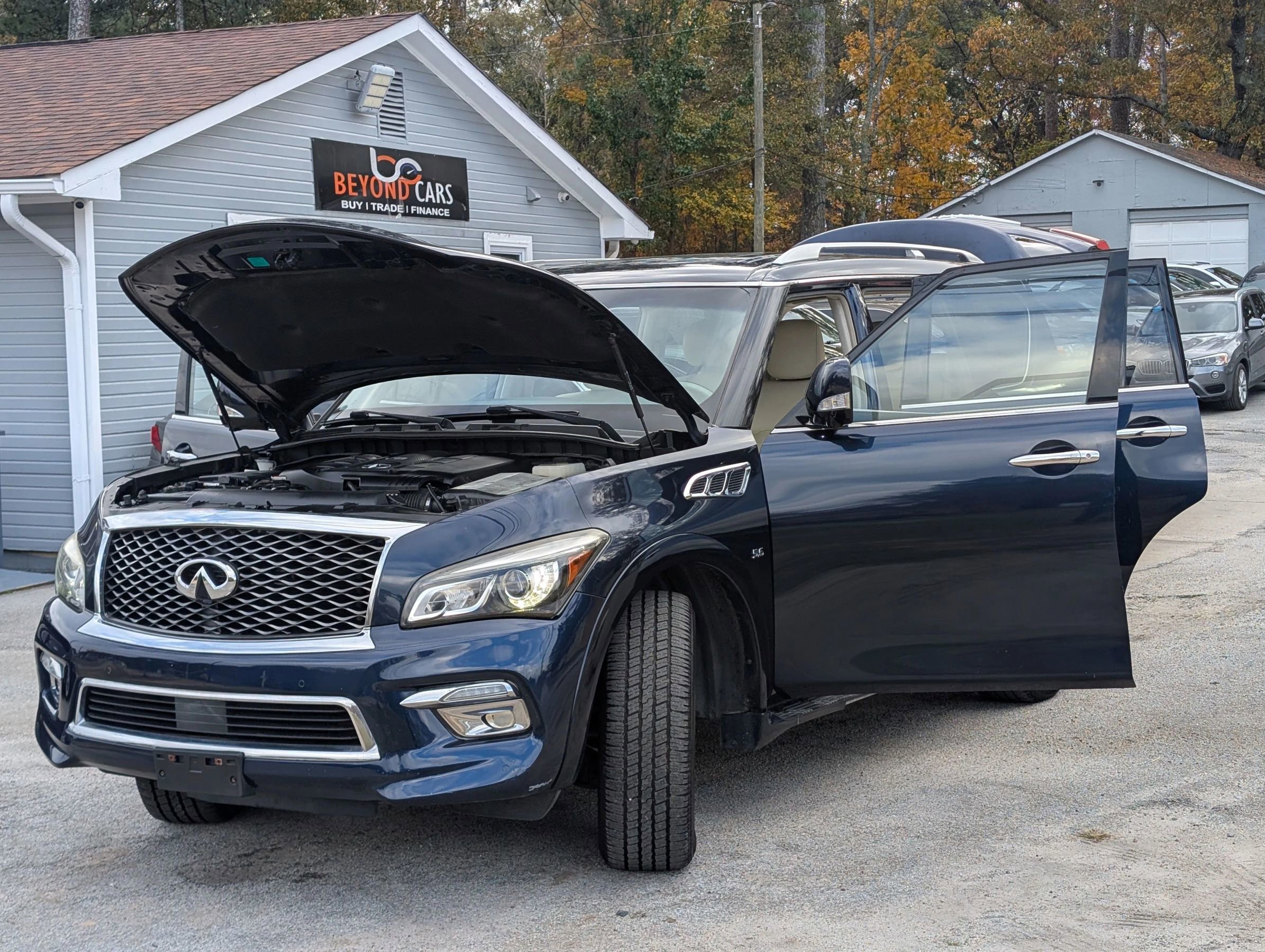 Used 2016 INFINITI QX80 Sport Utility 4D w/ Driver's Assistance Package image 15