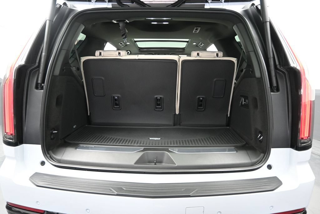 New 2026 Cadillac Escalade Sport w/ LPO, ONYX Package AWD/4WD image 14