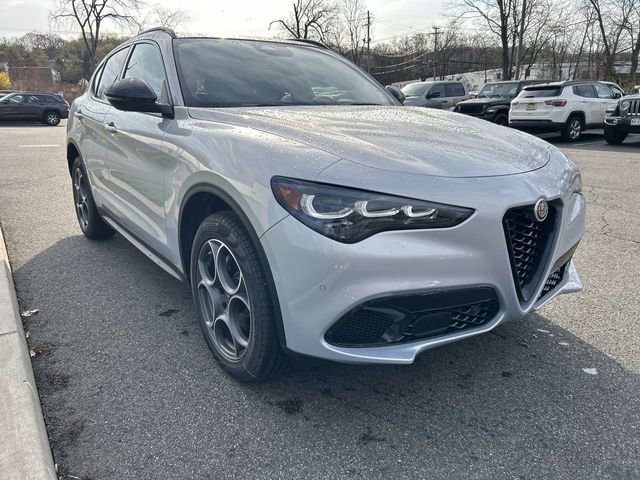 New 2026 Alfa Romeo Stelvio Sprint AWD/4WD image 2