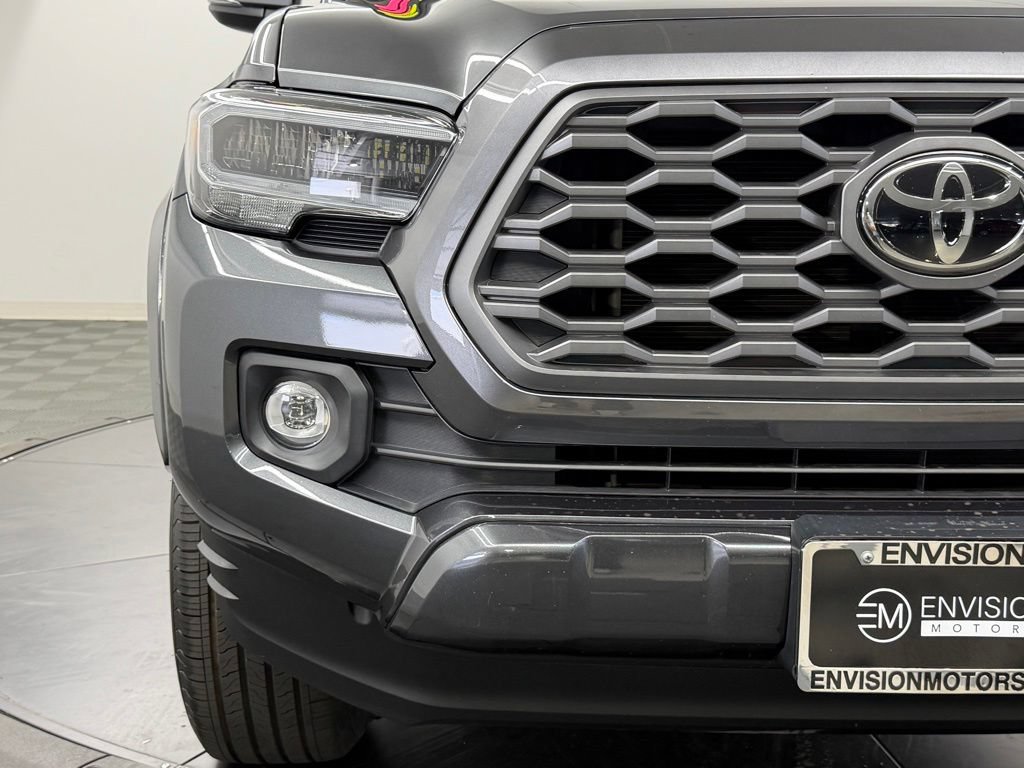 Certified 2023 Toyota Tacoma TRD Sport AWD/4WD image 9