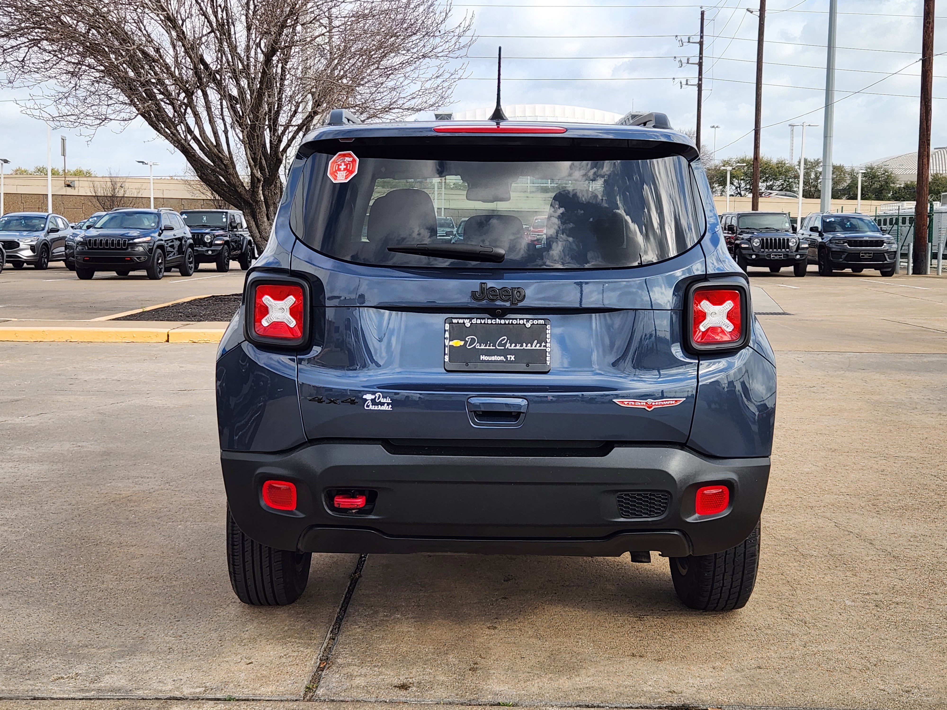 Used 2023 Jeep Renegade Trailhawk image 7