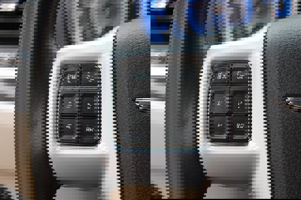 Used 2013 Chrysler 300 image 11