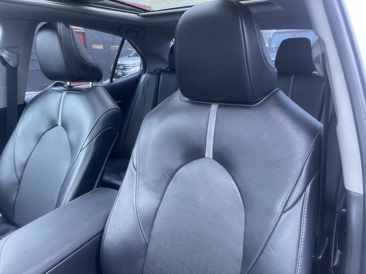 Used 2020 Toyota Camry XSE image 13