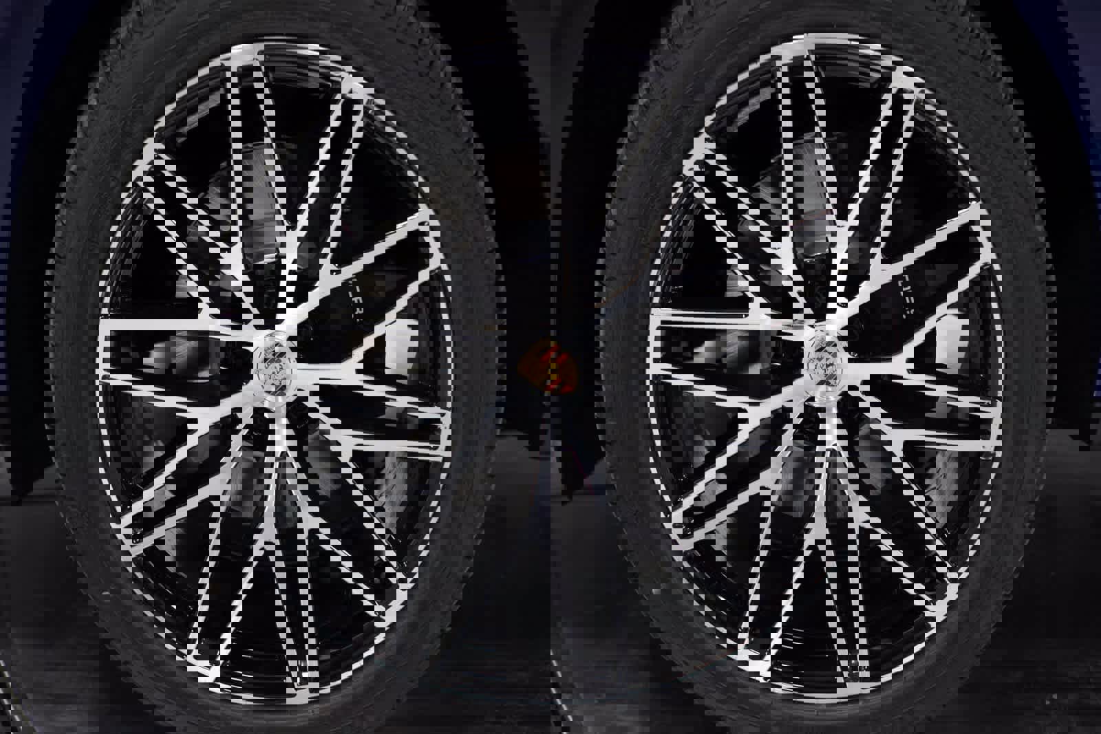 Certified 2025 Porsche Macan image 11