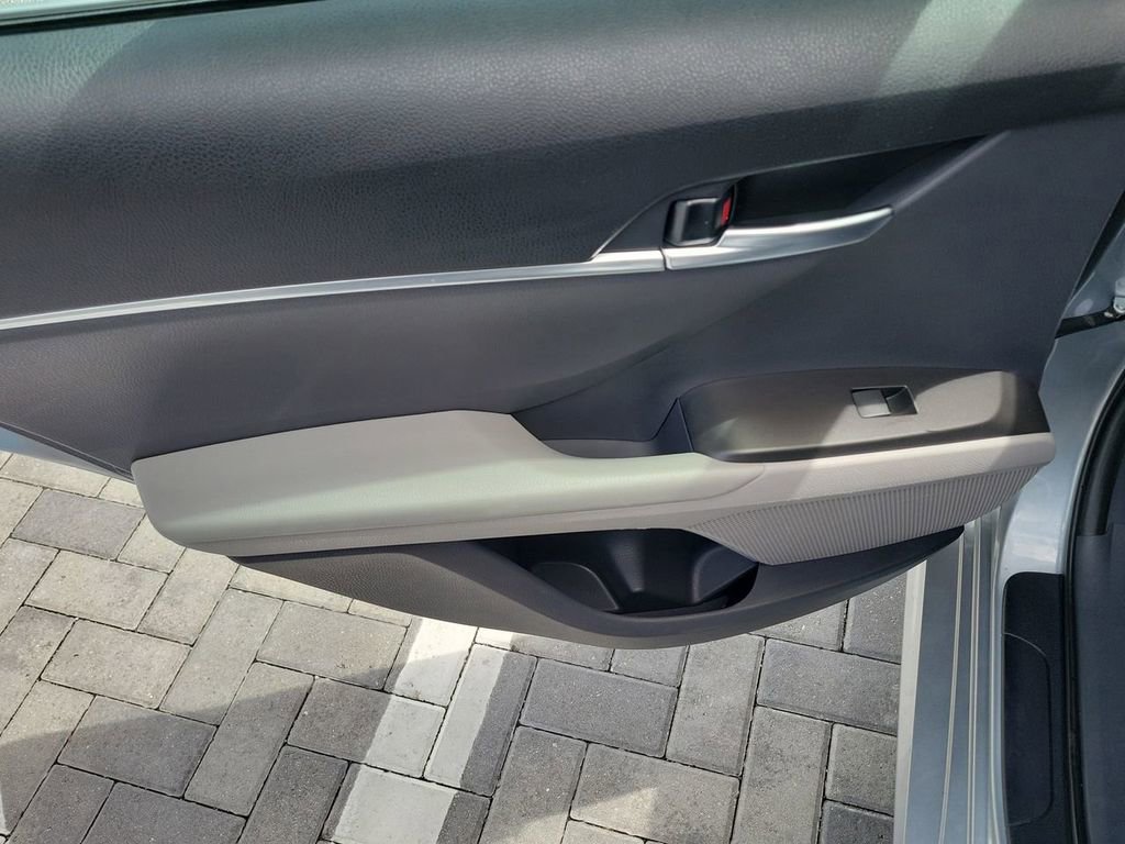 Used 2023 Toyota Camry LE AWD/4WD image 21