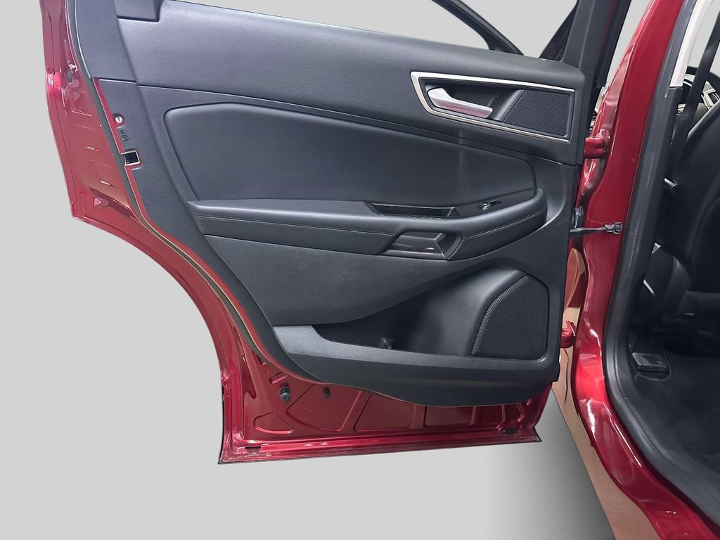 Used 2018 Ford Edge SEL w/ Equipment Group 201A AWD/4WD image 19