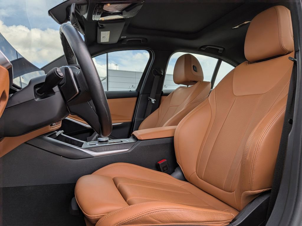 Used 2024 BMW 330i Sedan w/ Premium Package image 13