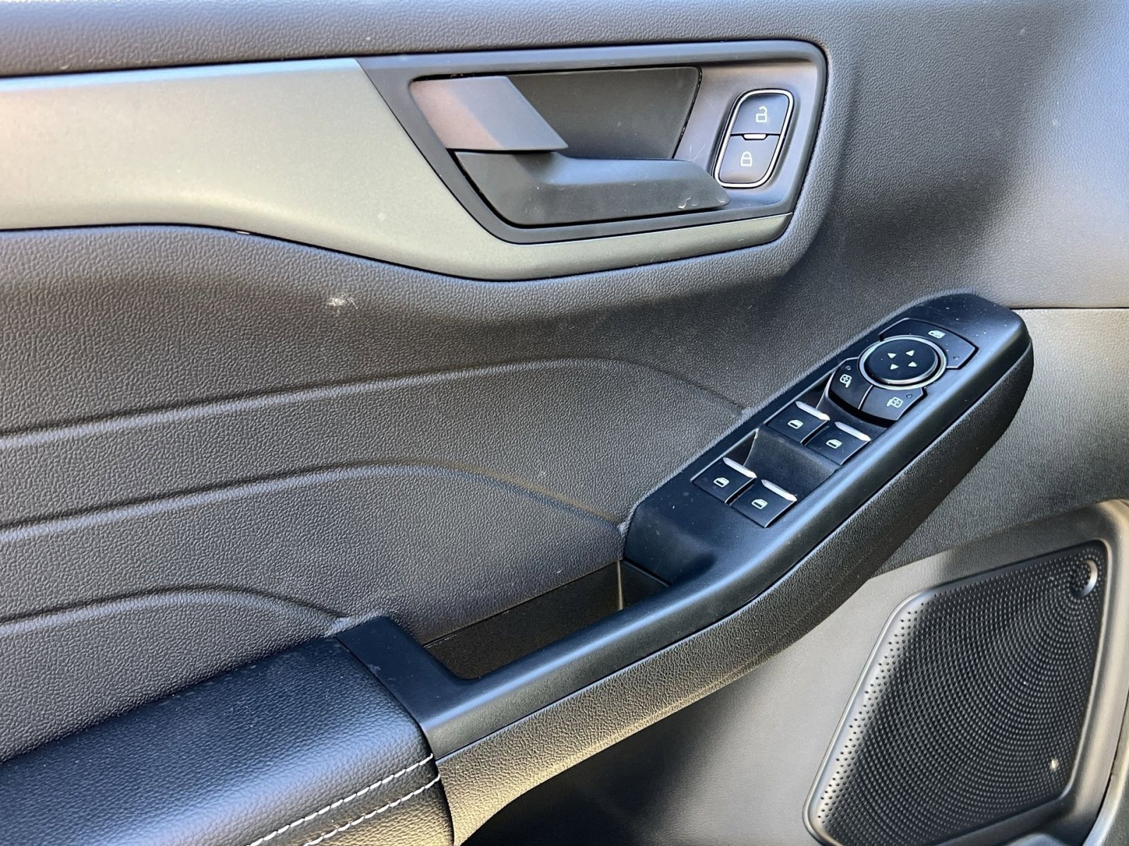 New 2026 Ford Escape Active w/ Cold Weather Package image 15