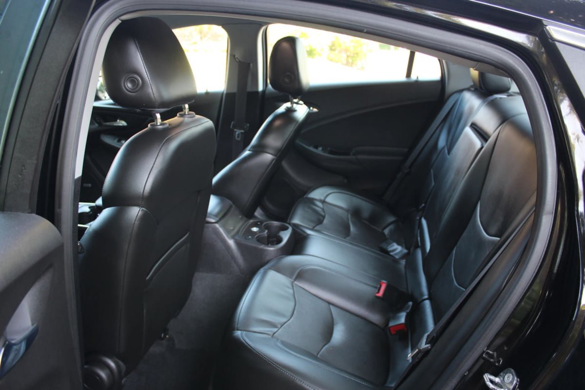 Used 2017 Chevrolet Volt Premier FWD image 23