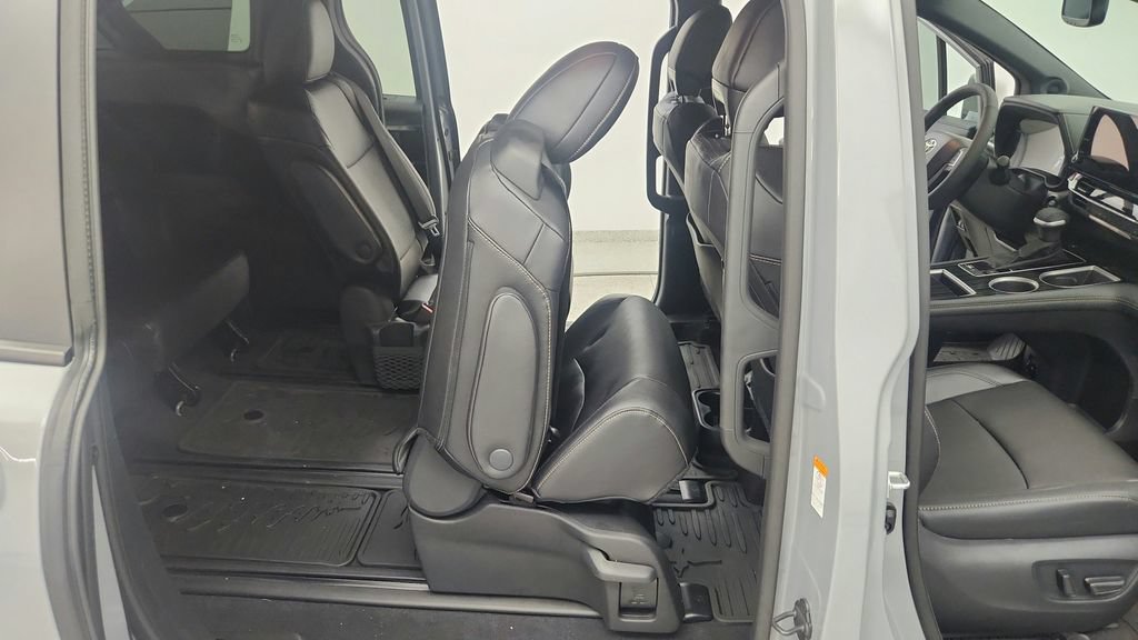 Used 2026 Toyota Sienna XLE Woodland Edition AWD/4WD image 50