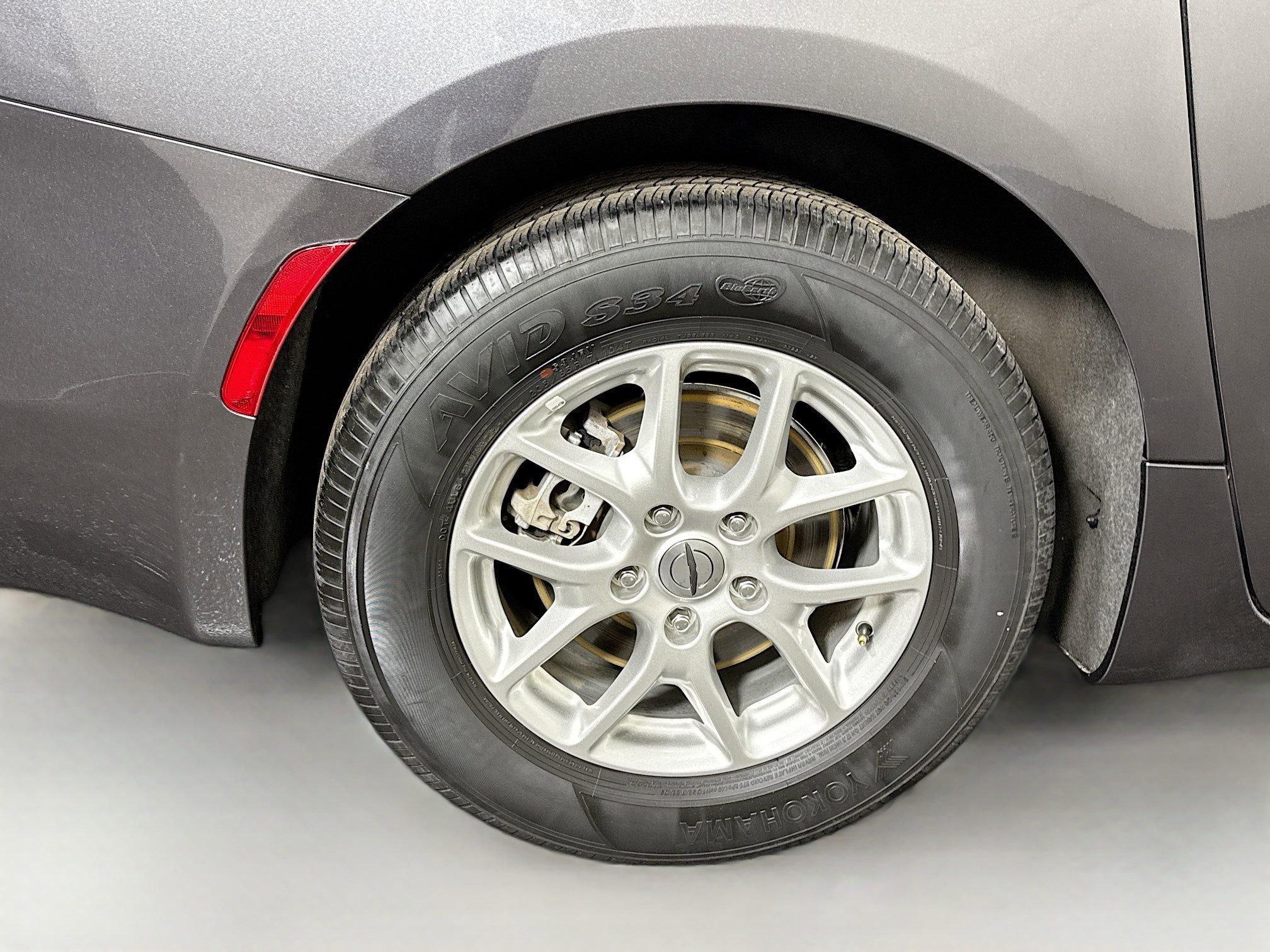 Used 2023 Chrysler Voyager LX image 31