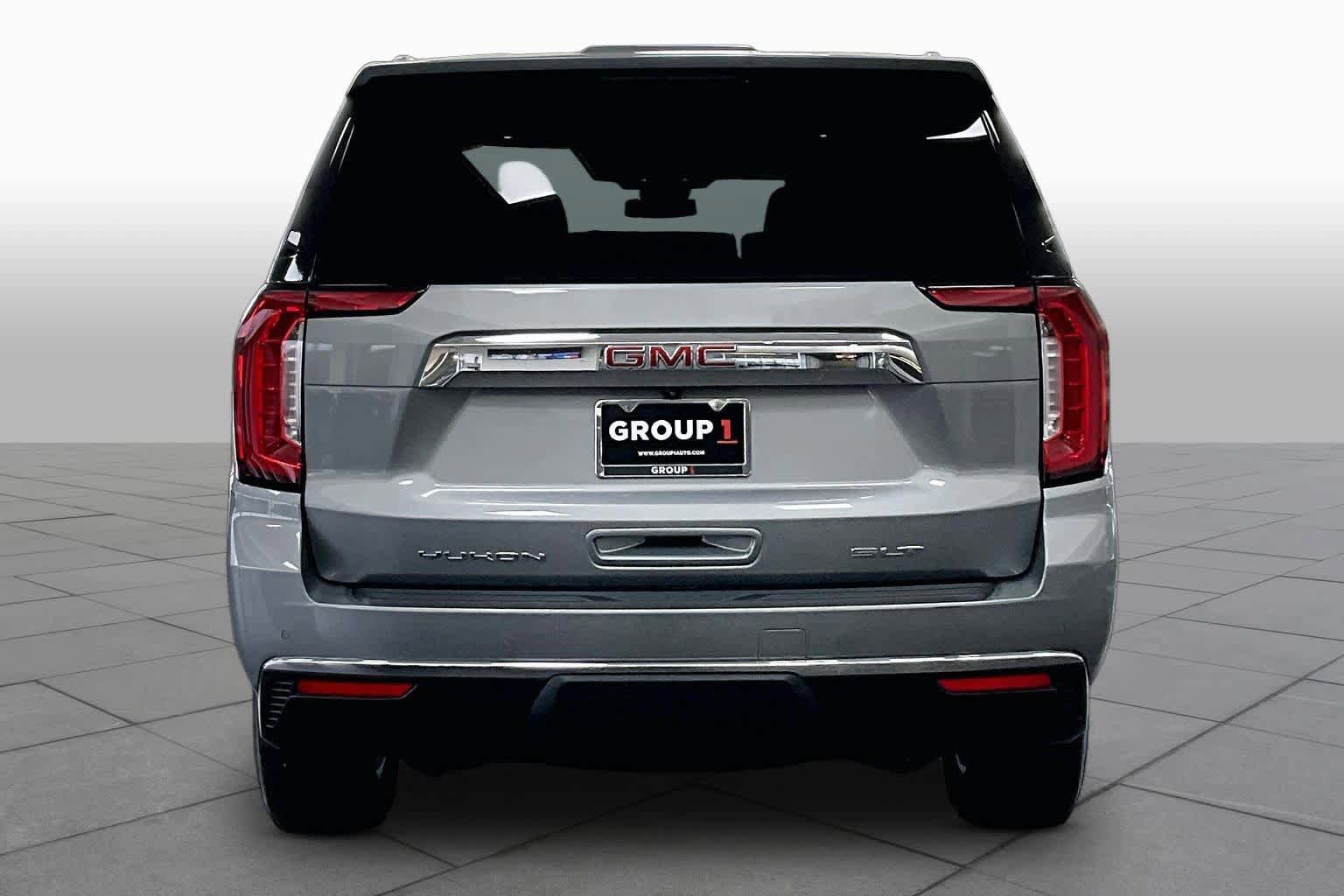 Used 2023 GMC Yukon SLT w/ SLT Premium Package RWD image 5