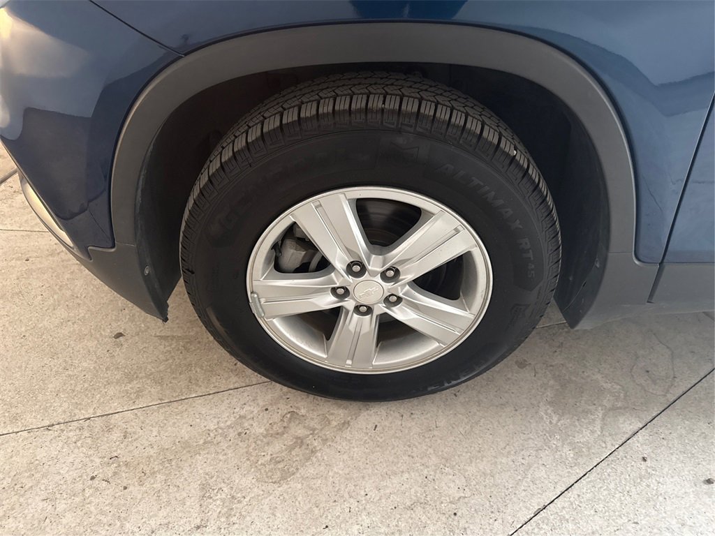 Used 2020 Chevrolet Trax LT w/ LT Convenience Package image 15