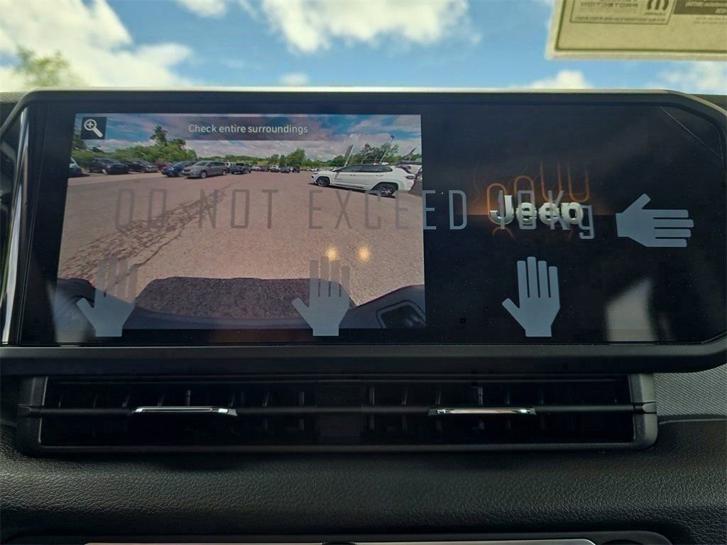 New 2025 Jeep Gladiator Sport image 19