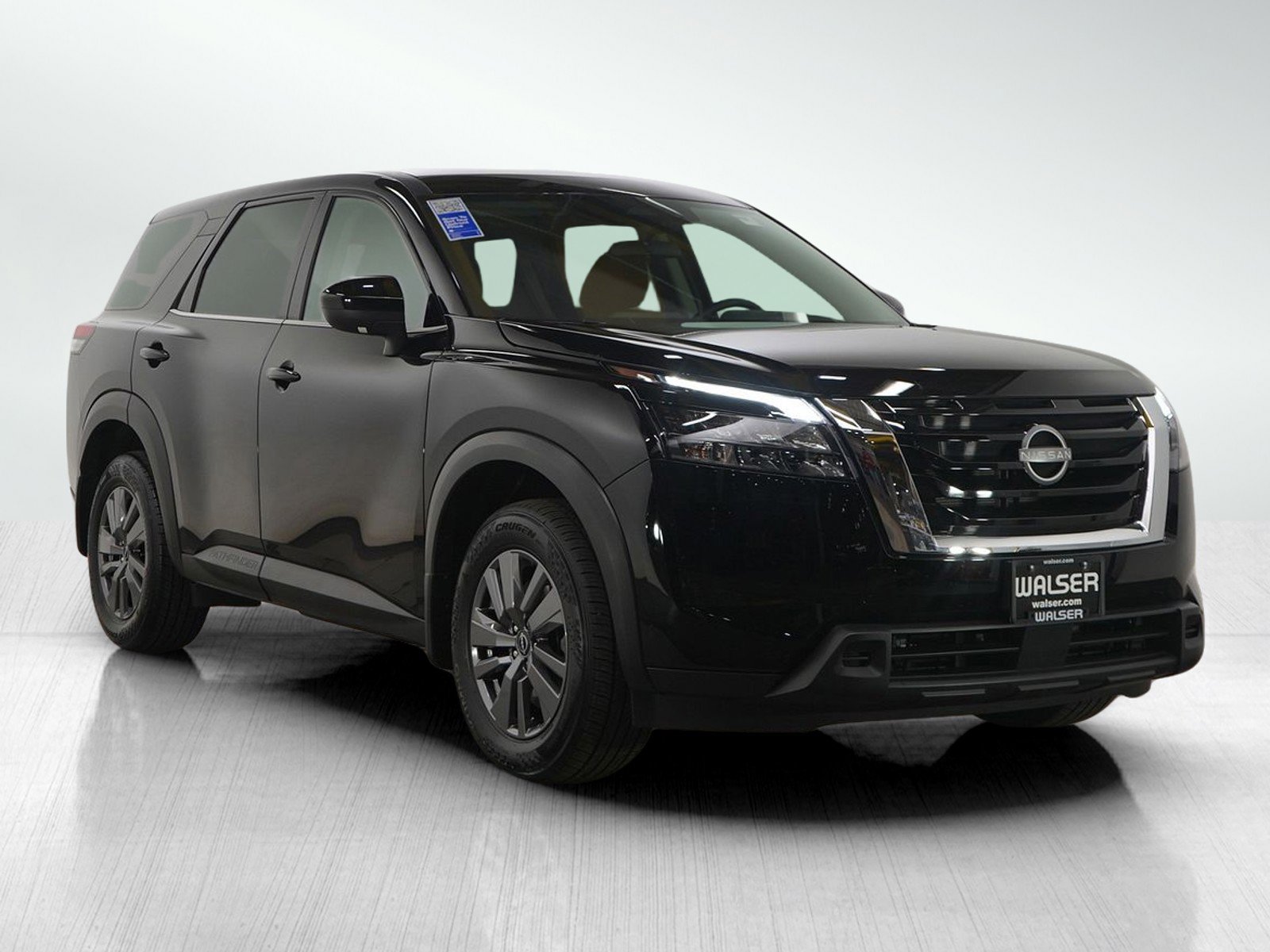 Used 2024 Nissan Pathfinder S image 7