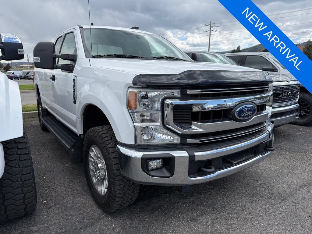 Used 2020 Ford F350 XLT w/ Camper Package AWD/4WD image 3
