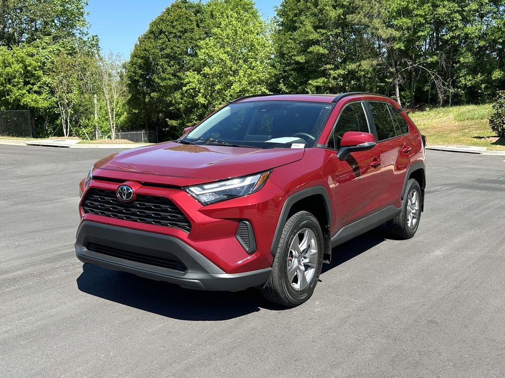 Used 2025 Toyota RAV4 XLE w/ Convenience Package image 3