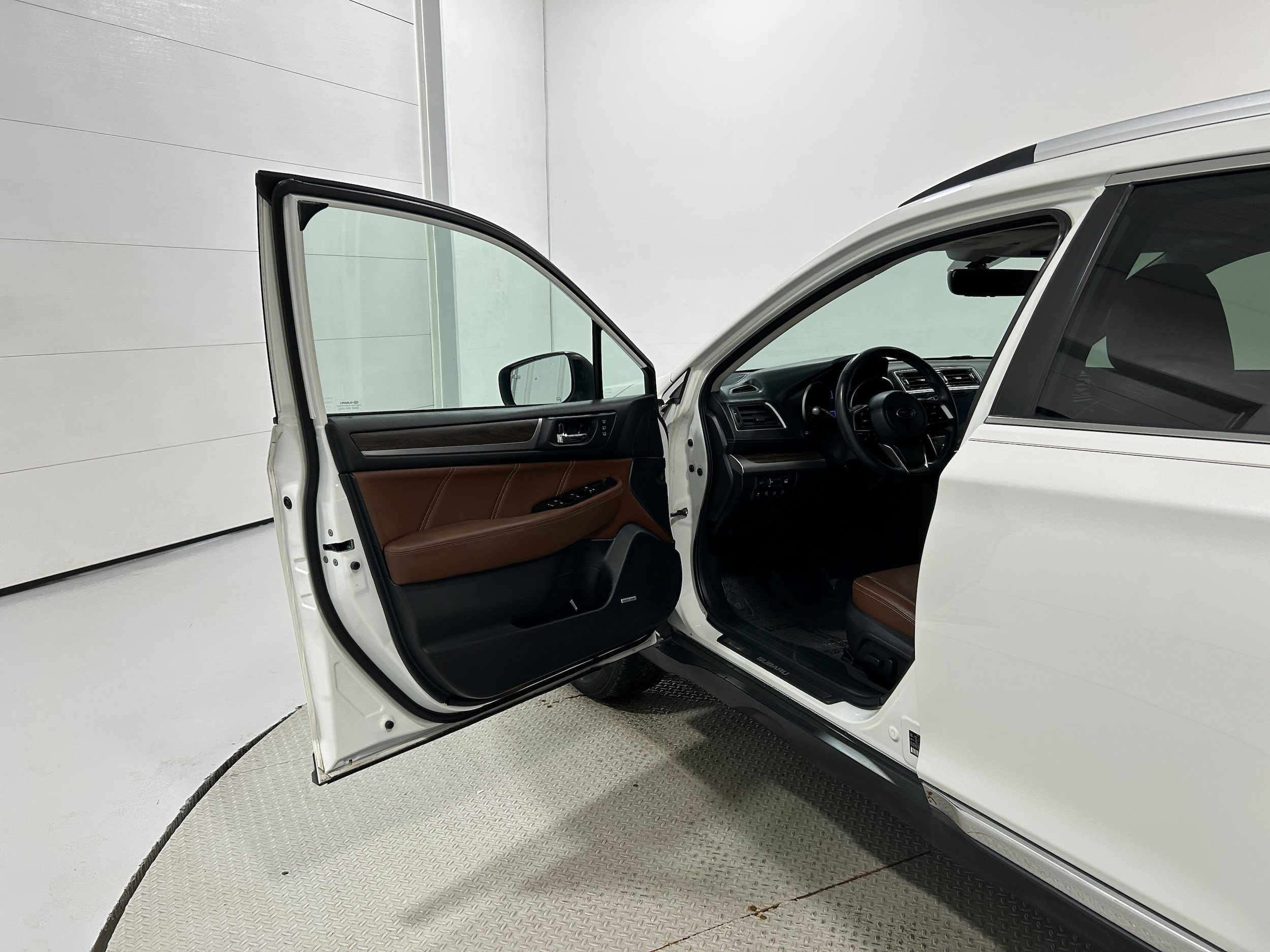 Used 2019 Subaru Outback 2.5i Touring AWD/4WD image 24