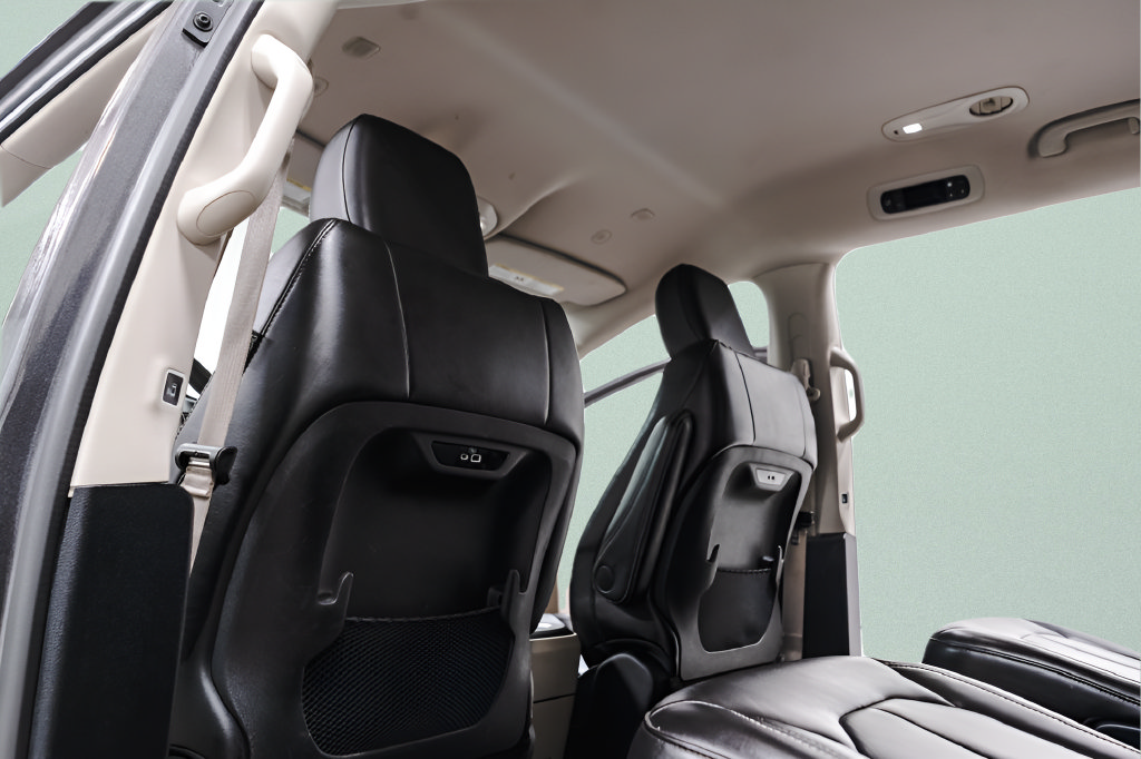 Used 2023 Chrysler Pacifica Touring-L FWD image 30