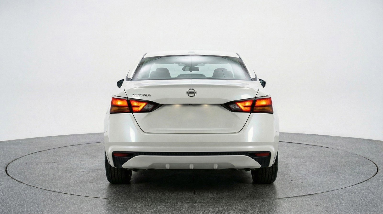 Used 2025 Nissan Altima 2.5 SV FWD image 7