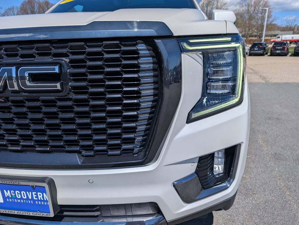 Used 2023 GMC Yukon Denali Ultimate AWD/4WD image 11